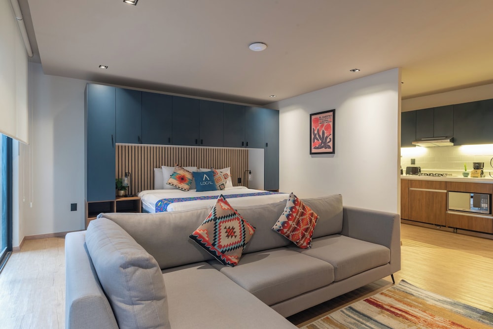 SUITE, KITCHENETTE