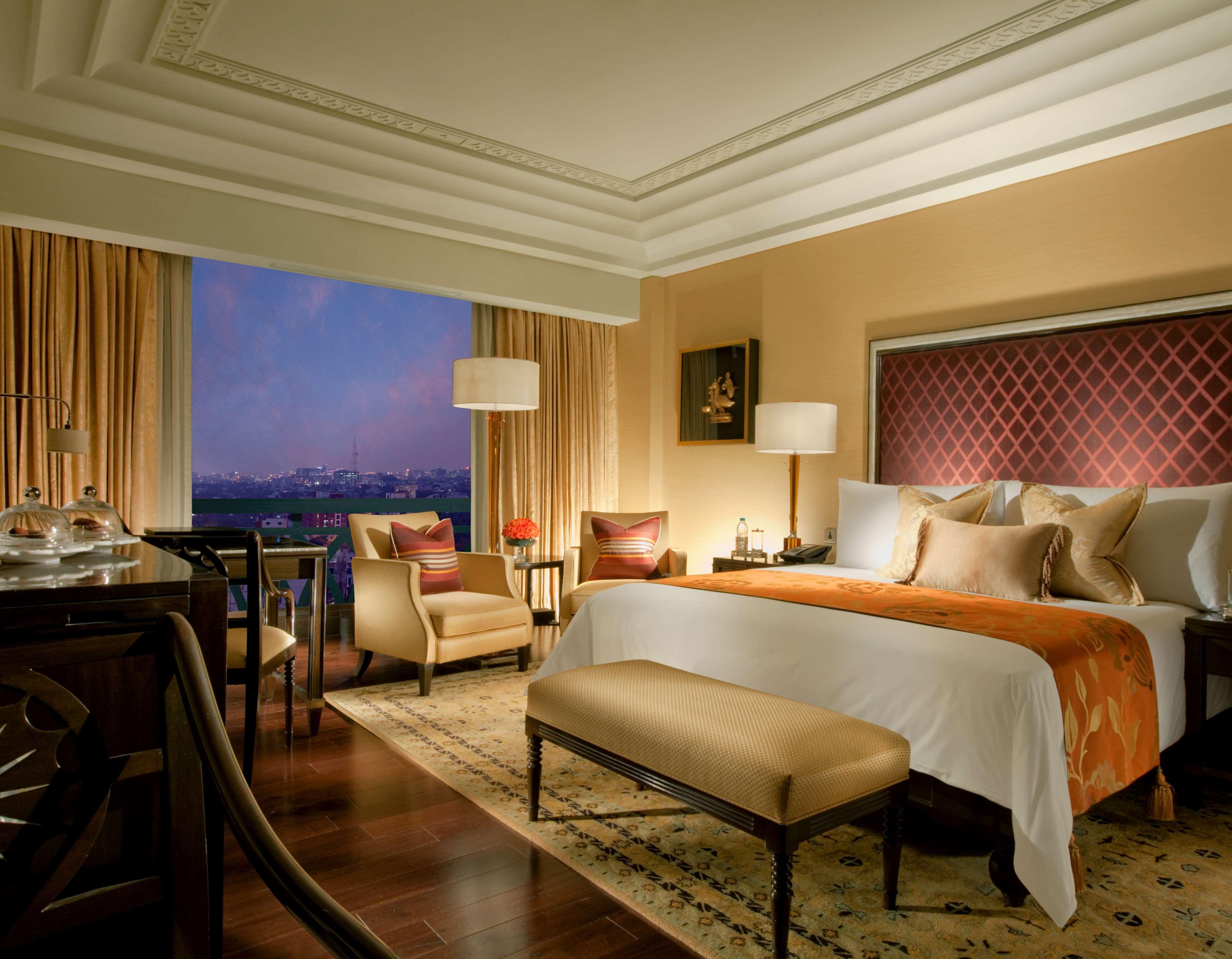 Grand, Palace, Pool View
