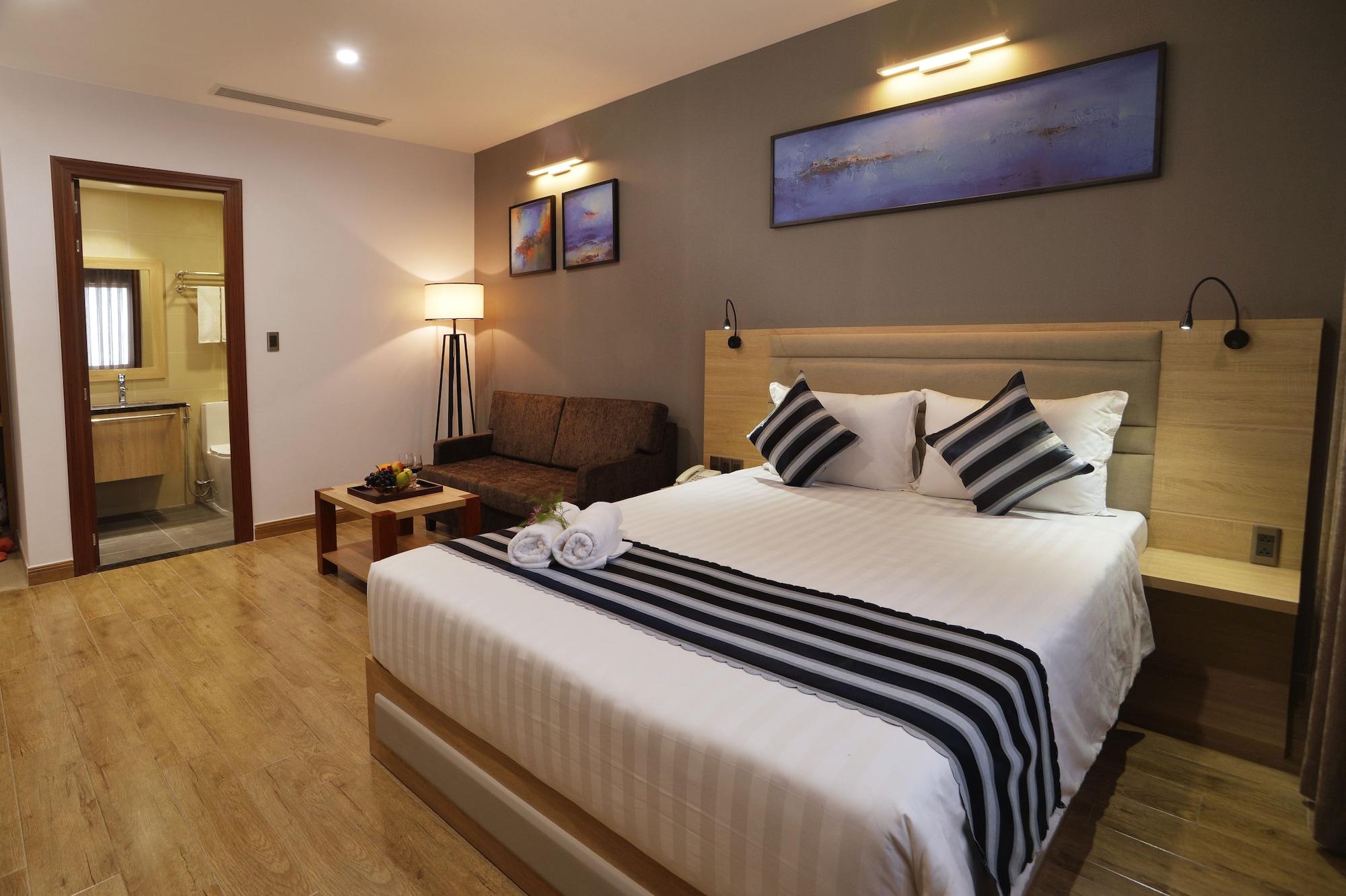 GOLD, DOUBLE BED