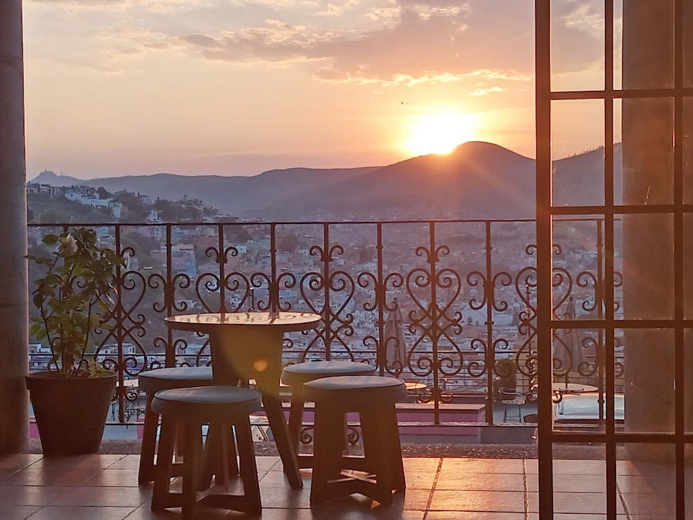 Hotel Chocolate Suites 42/50