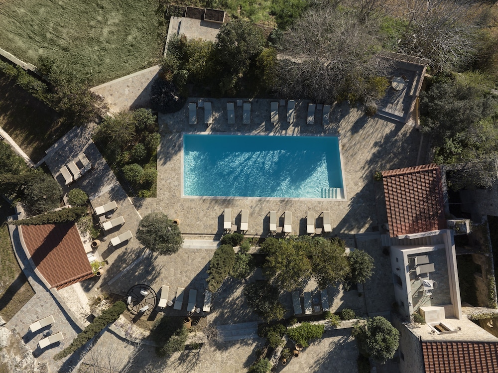 Kapsaliana Village Hotel 30/50