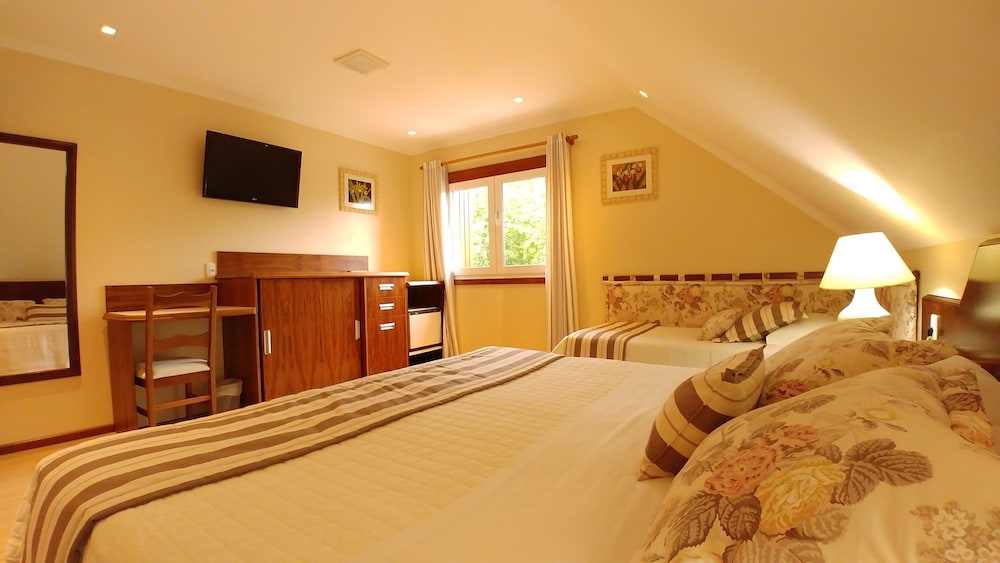 Hotel Azaleia 18/50