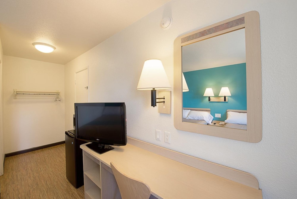 Motel6 Carson City, NV 52/66