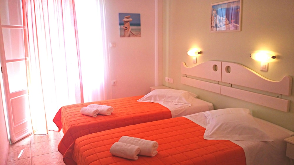Athena Rooms 13/21