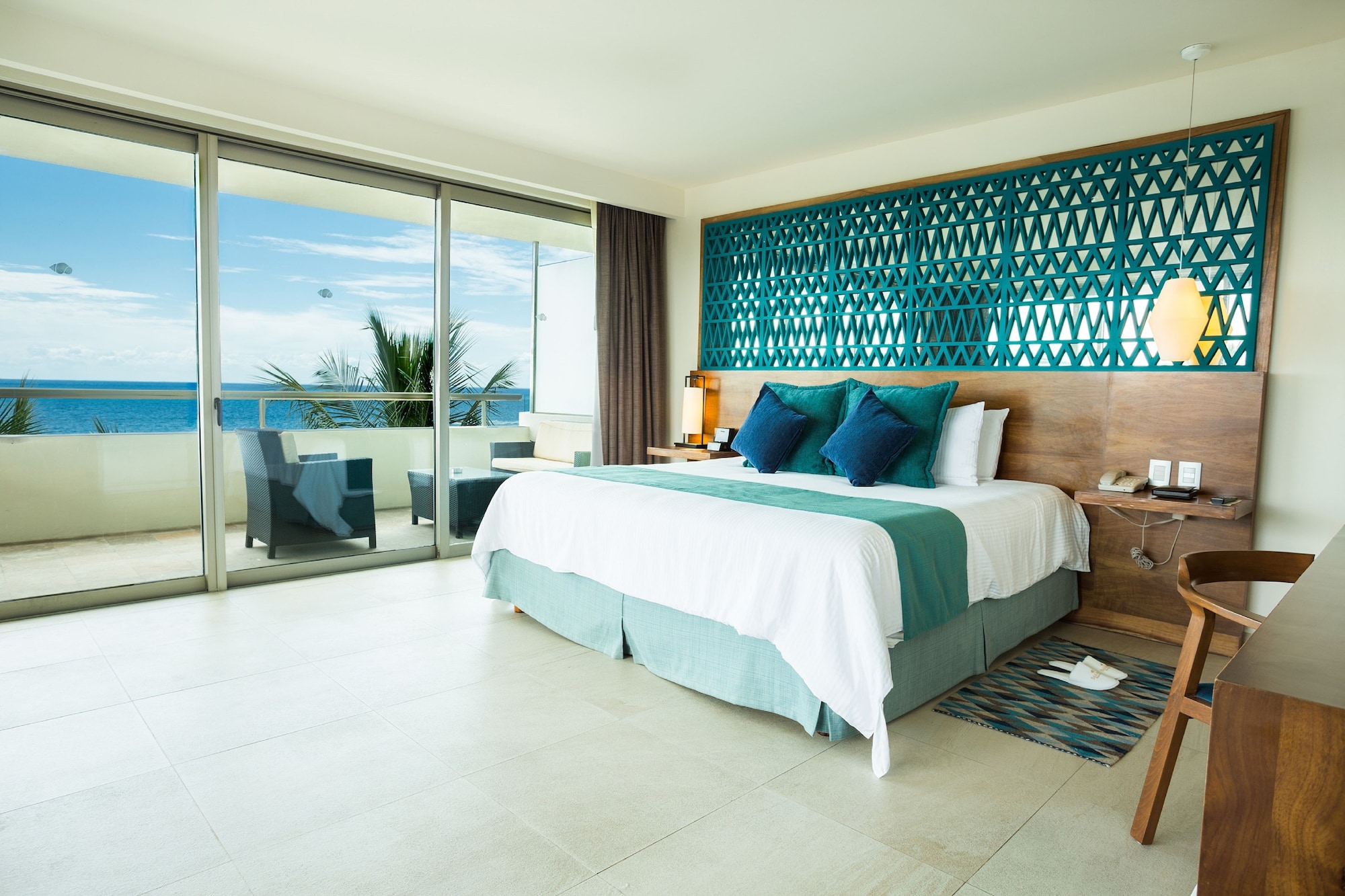 Preferred Club, Junior Suite, King Bed, Ocean Front, Plunge Pool