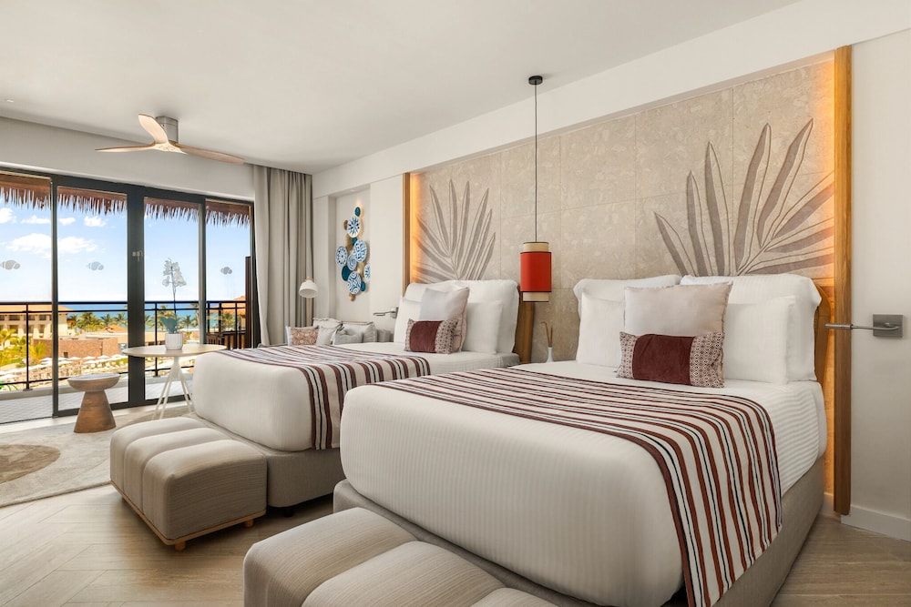 Preferred Club, Junior Suite, 2 Double Beds, Ocean Front, Dreams Playa Esmeralda Resort & Spa 4/9