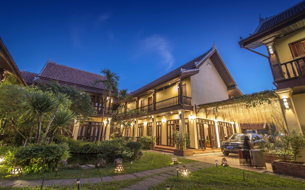 Sada Hotel 1/50