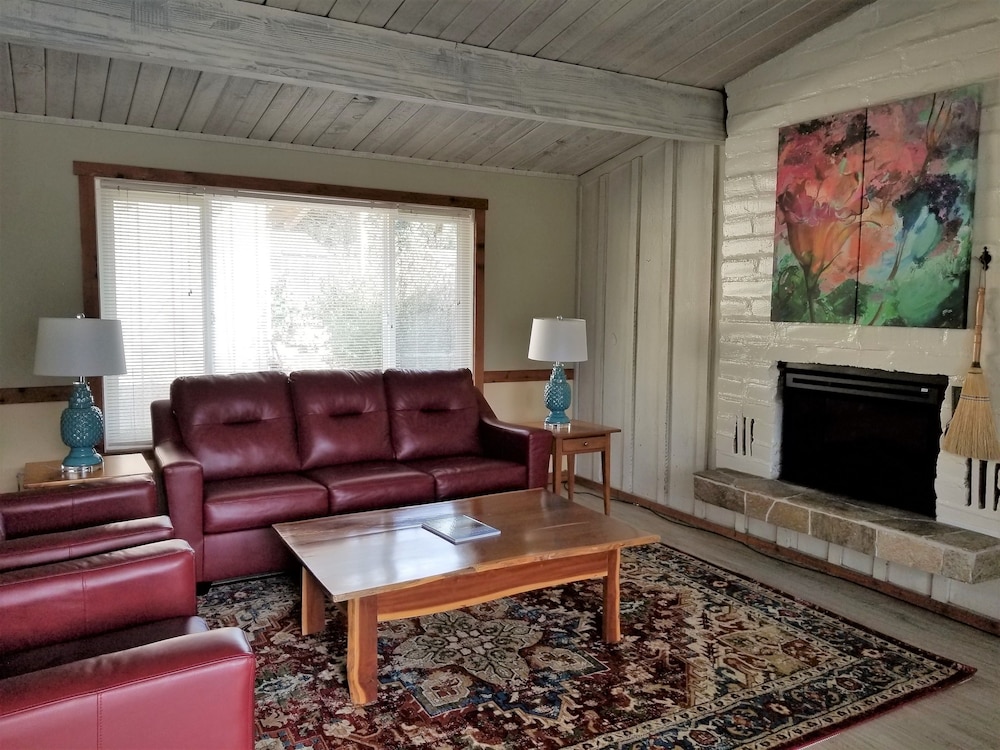 Carmel Valley Lodge And Resort 24/50