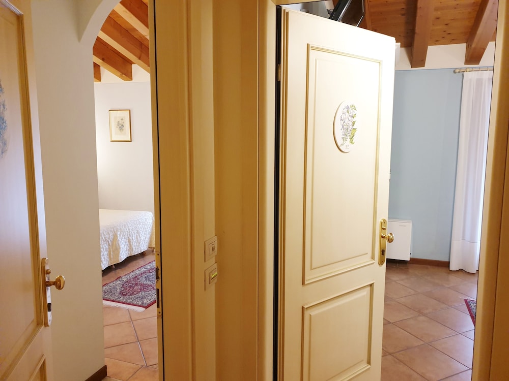 Villa Serena 12/36