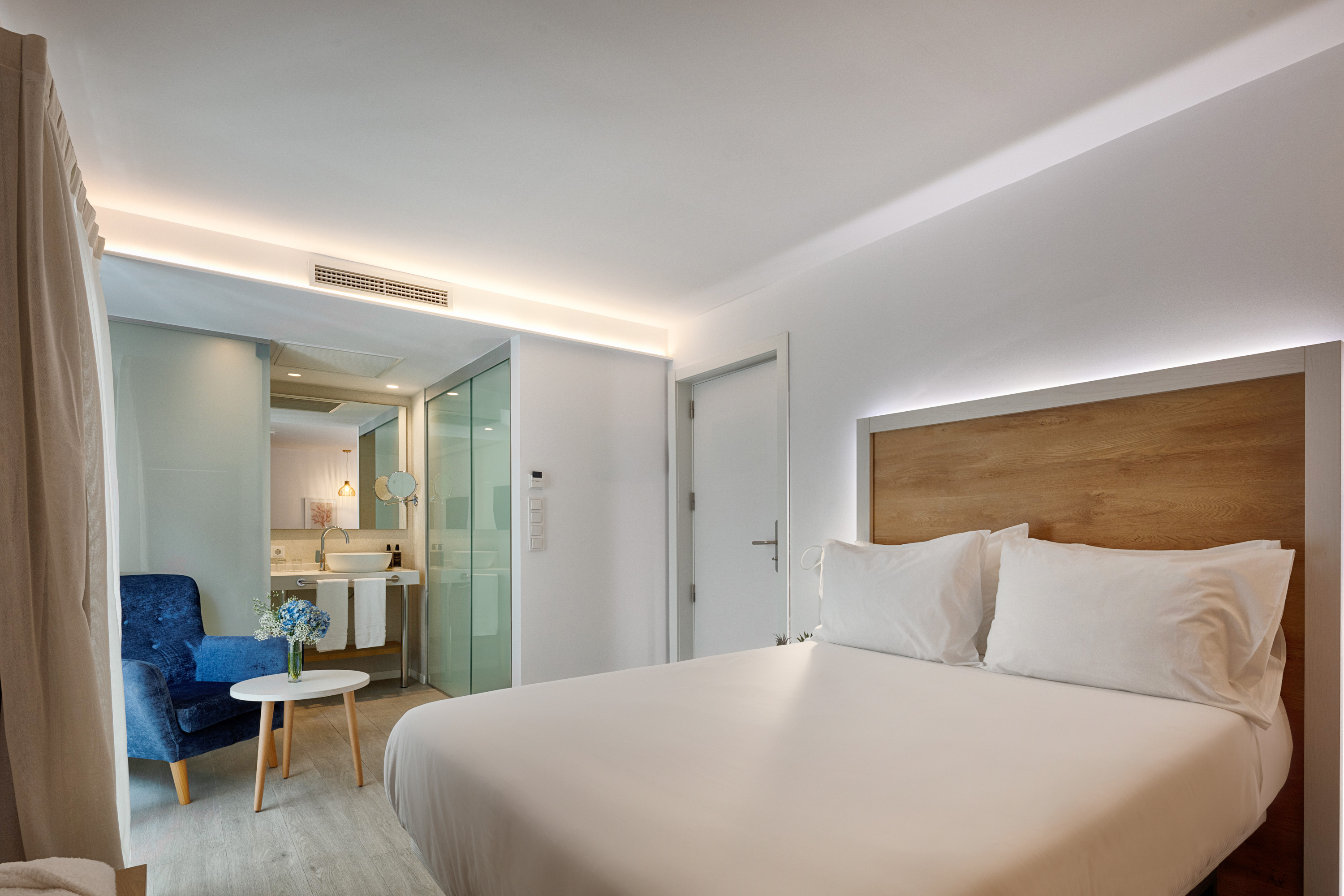 DELUXE, SINGLE, DOUBLE BED