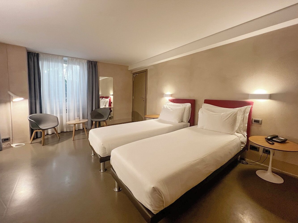 COMFORT, DOUBLE OR TWIN BED
