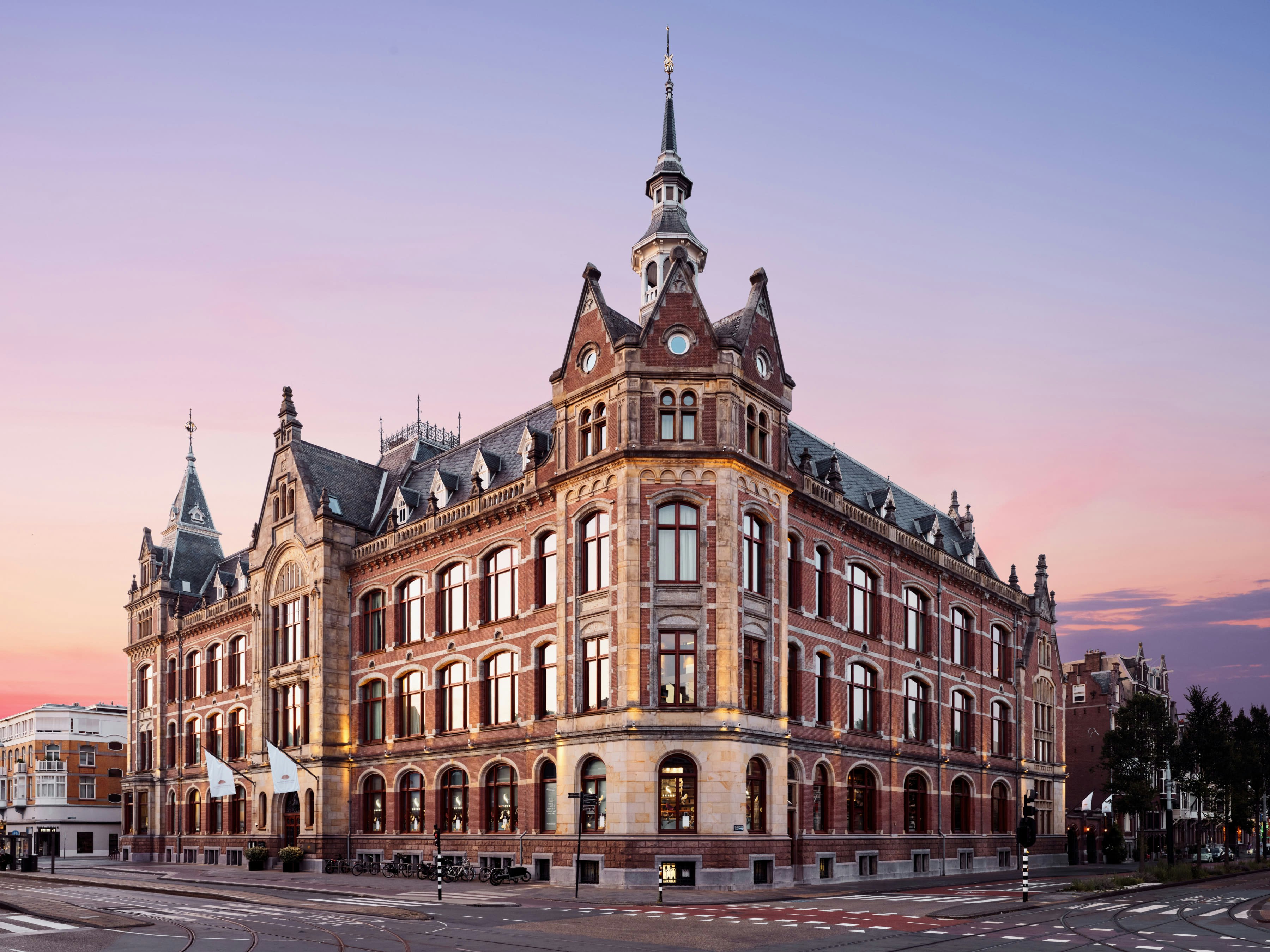 Mandarin Oriental Conservatorium, Amsterdam 4/83