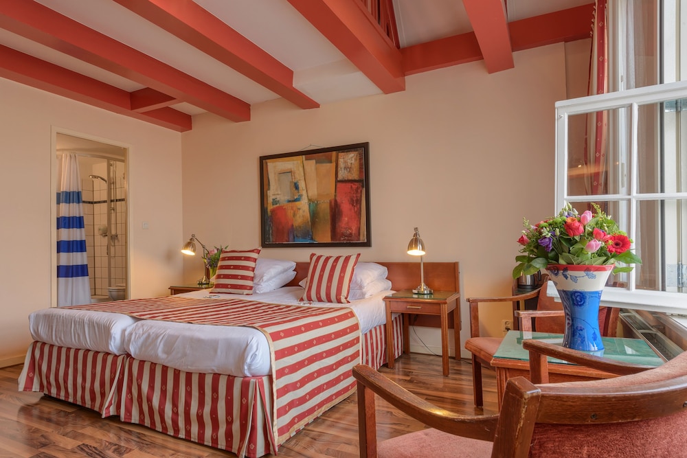Hotel Des Arts 18/62
