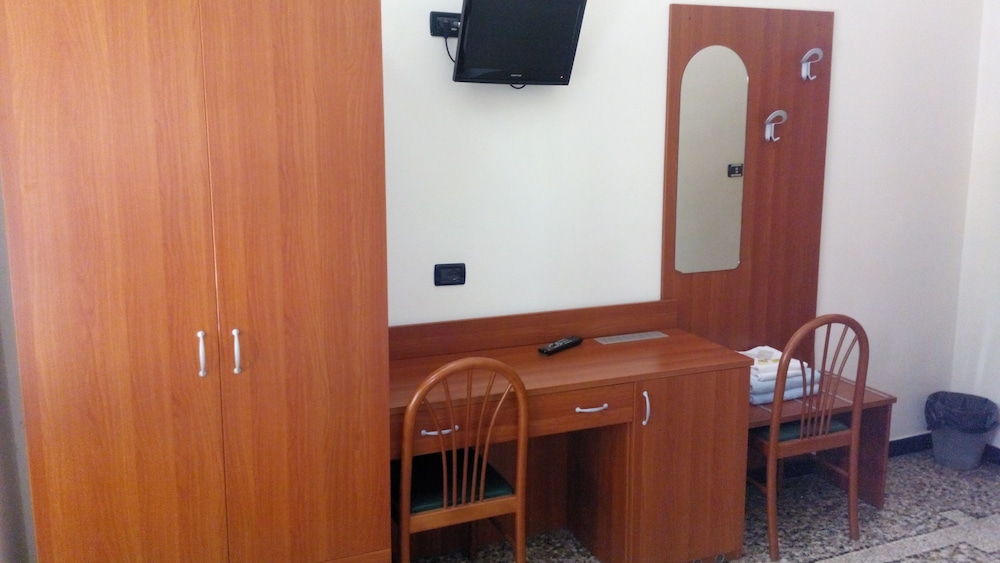 Le Tre Stazioni Hotel 24/27