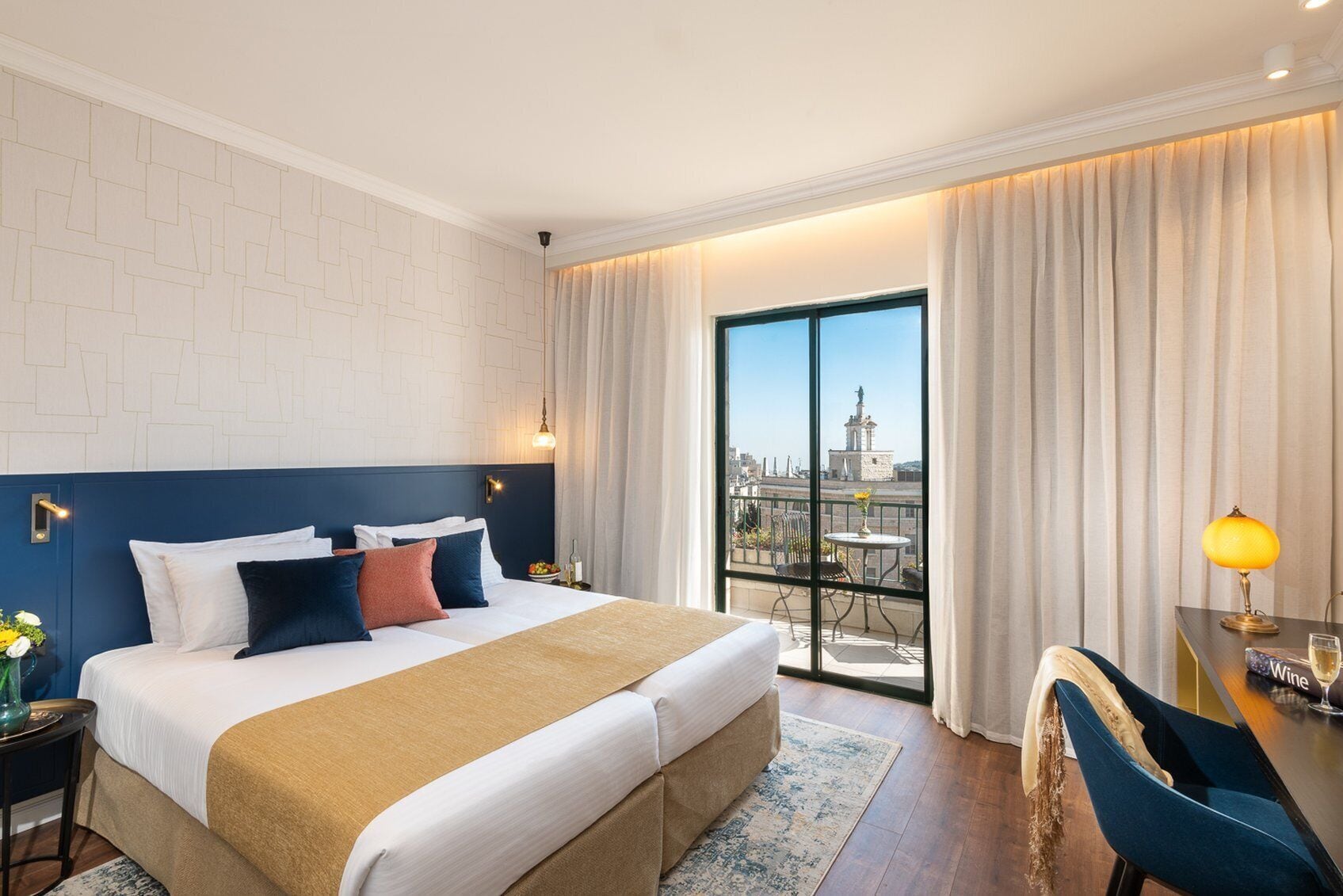 DELUXE, CITY VIEW, BALCONY