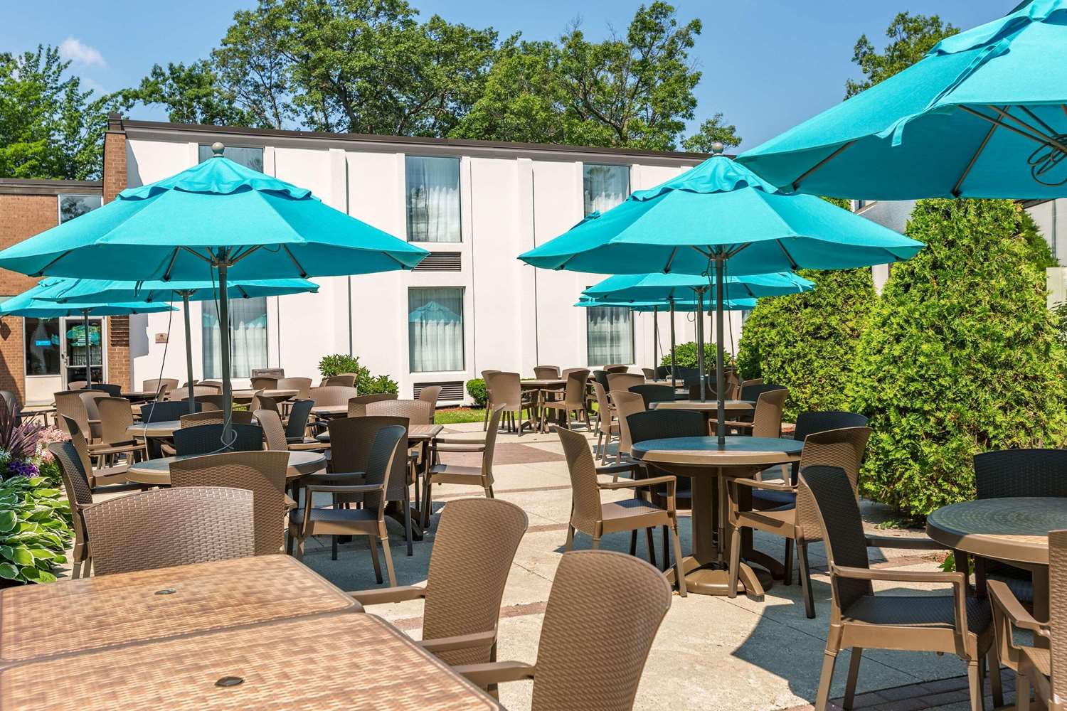 Country Inn and Suites by Radisson, Traverse City, MI 36/46