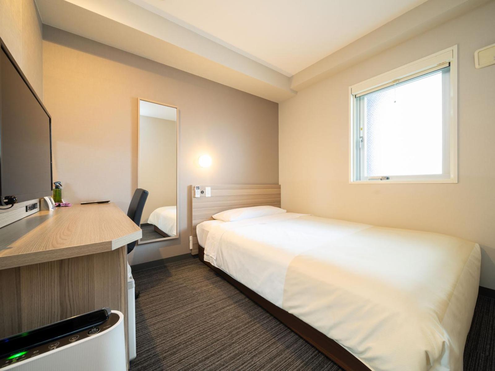 ROOM, DOUBLE BED, SMOKING
