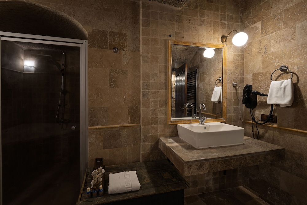 Grand Cave Suites 49/50