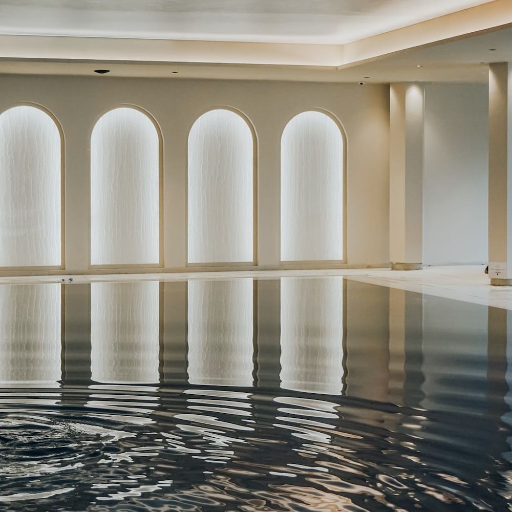 swimming pool spa
