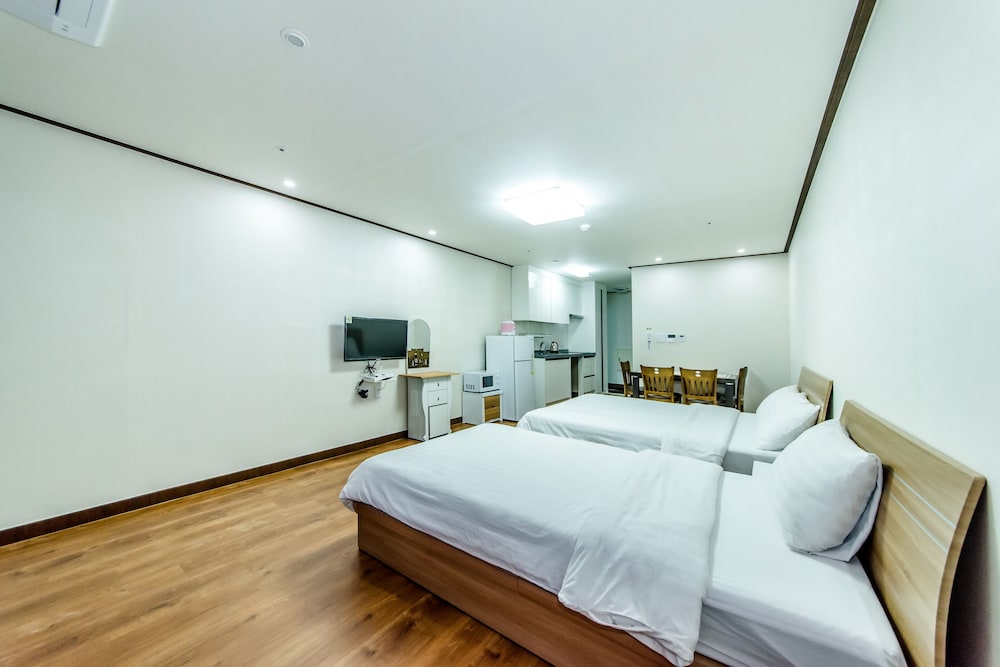 Rejina Pension 7/68