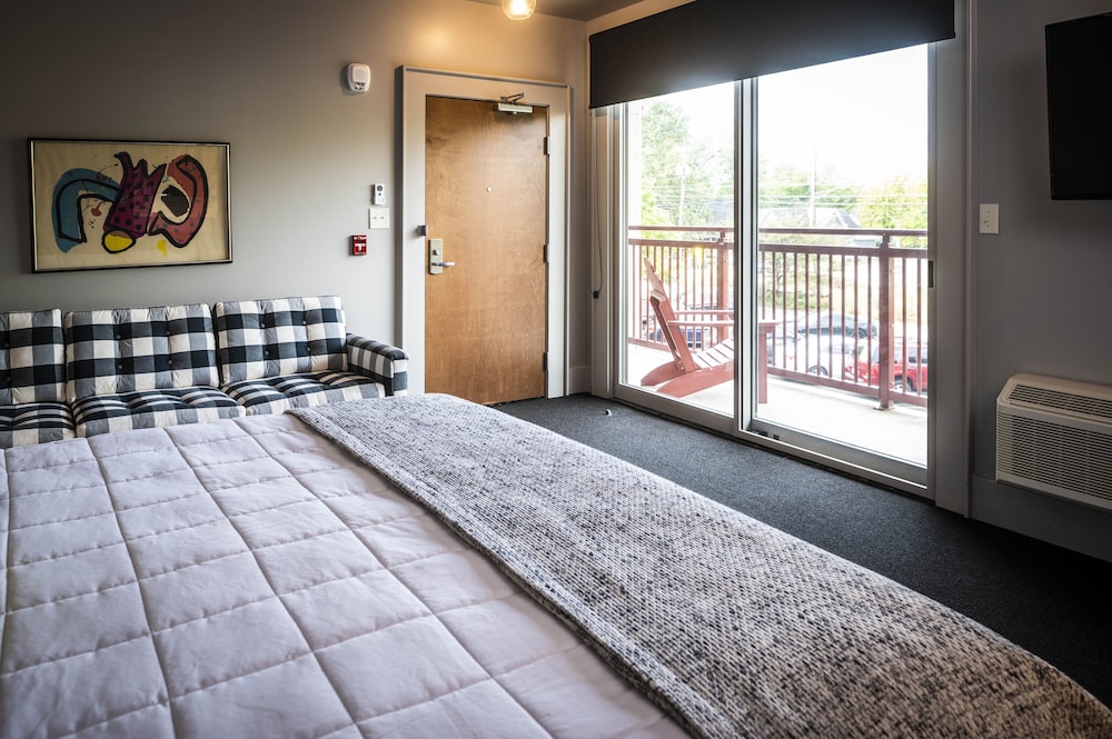 Hotel Broad Ripple 38/46