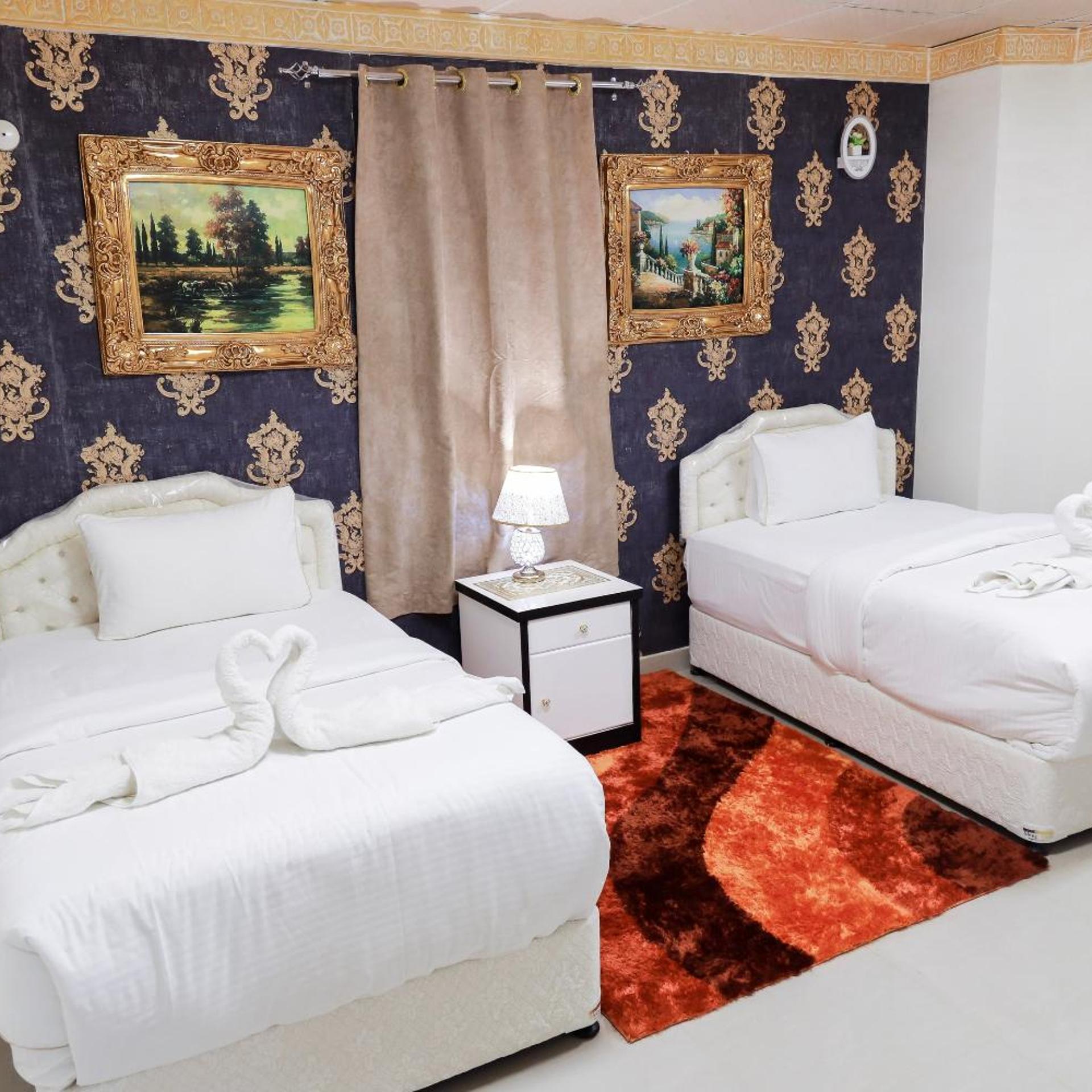 Capital O 141 Golden Rays Hotel 20/32