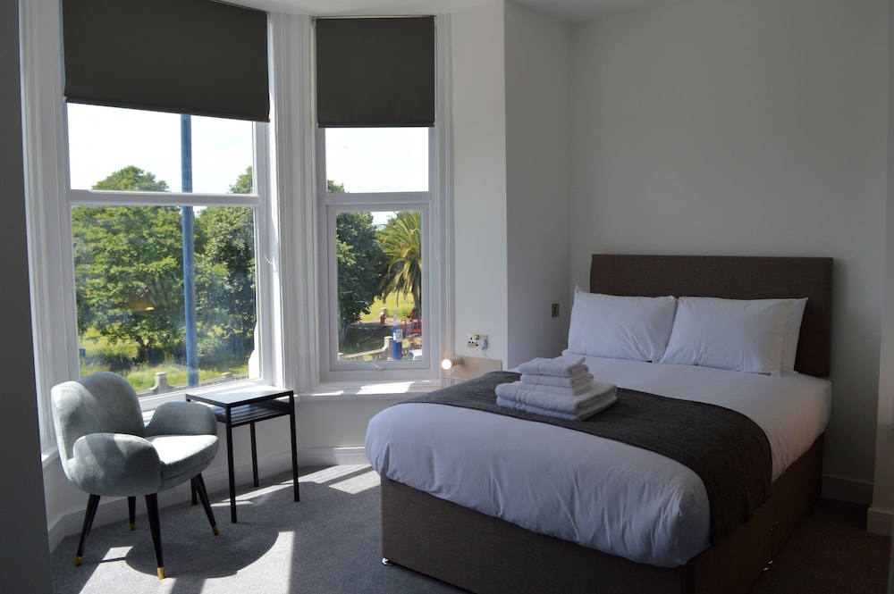 Q8 Boutique Hotel 4/34