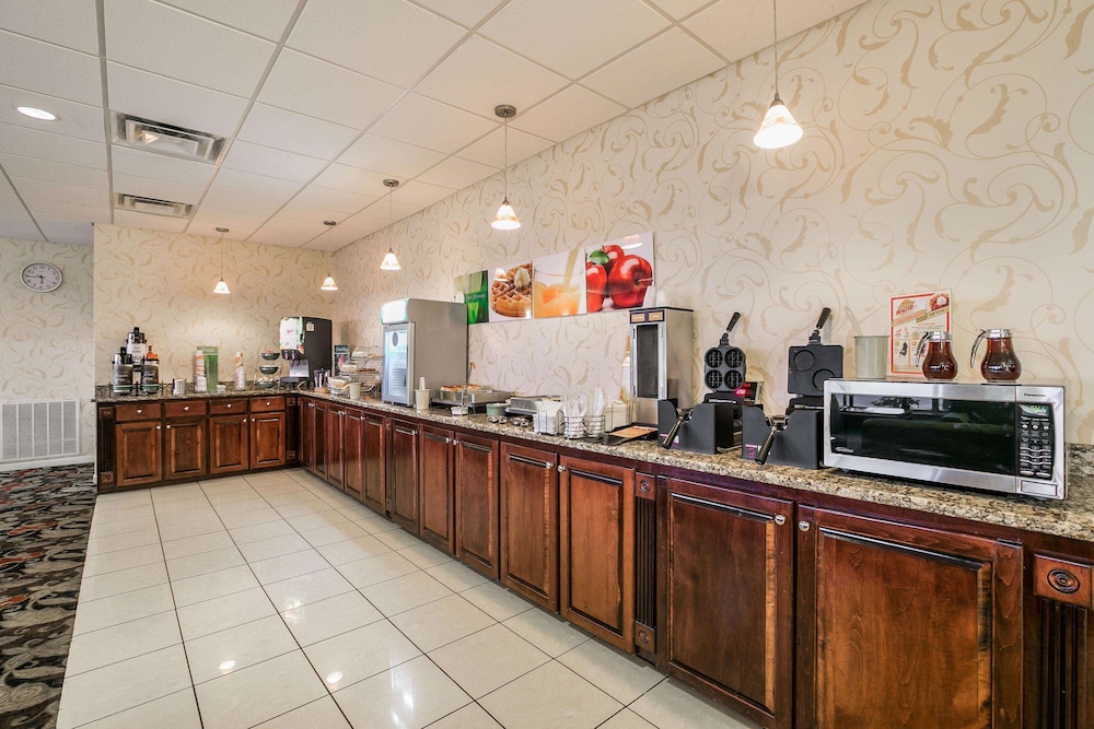 Quality Inn & Suites near Lake Eufaula 5/41