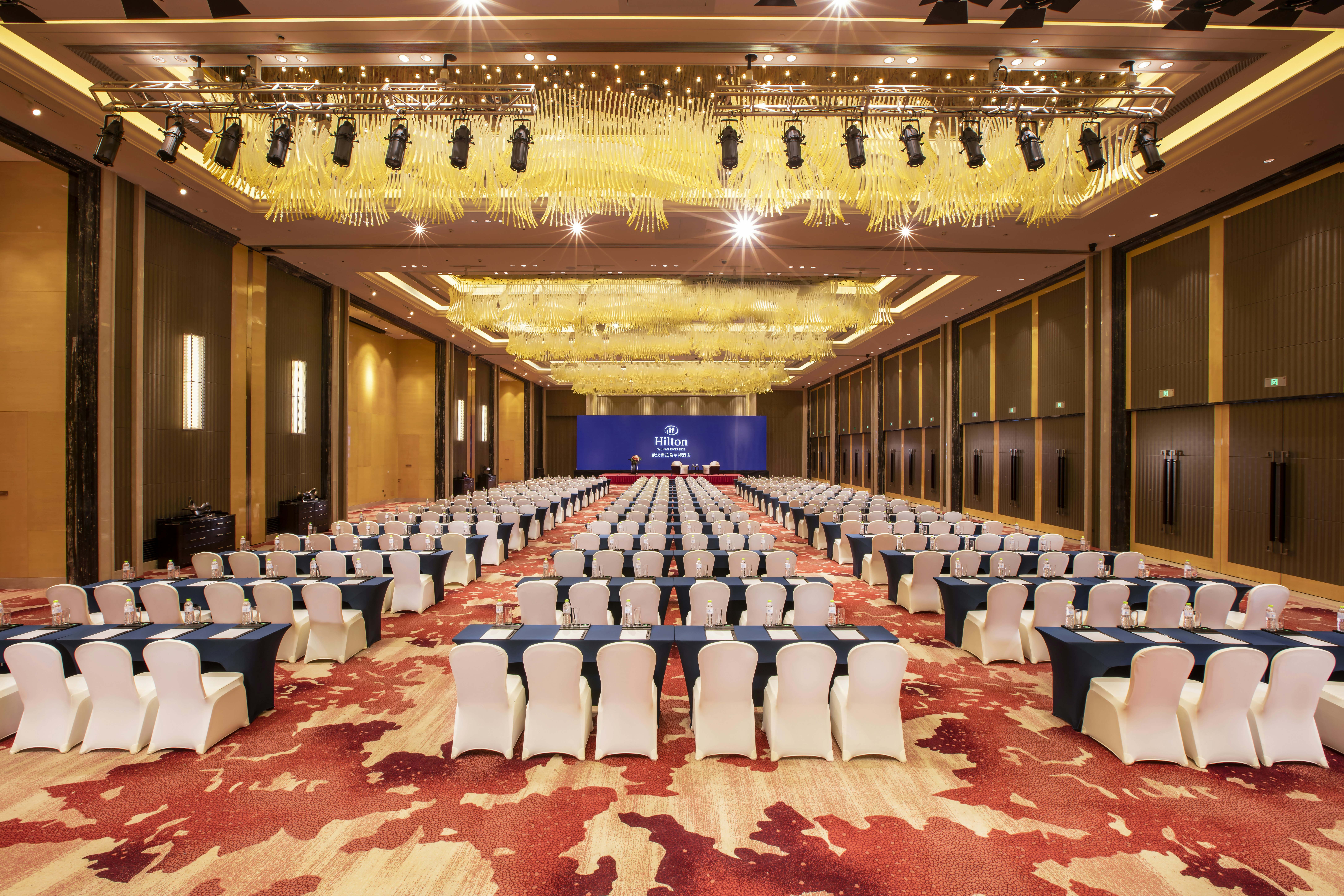 HILTON WUHAN RIVERSIDE 67/79