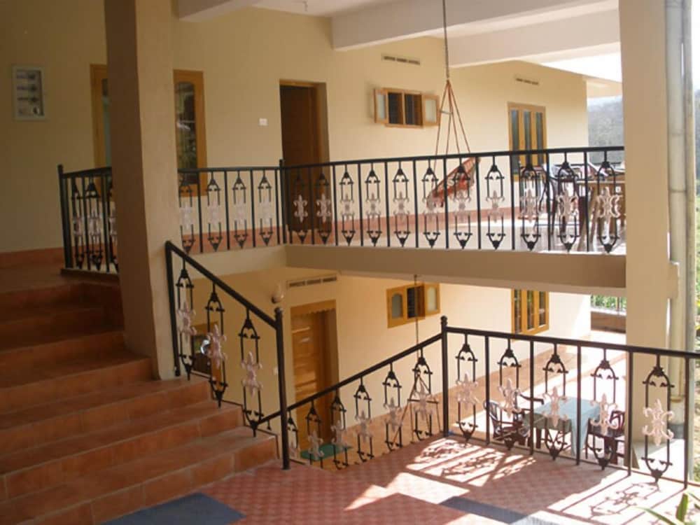 JUNGLE PALACE HOMESTAY 9/46