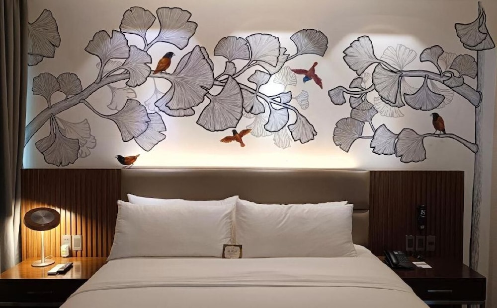 The Henry Hotel Roost Bacolod 14/93