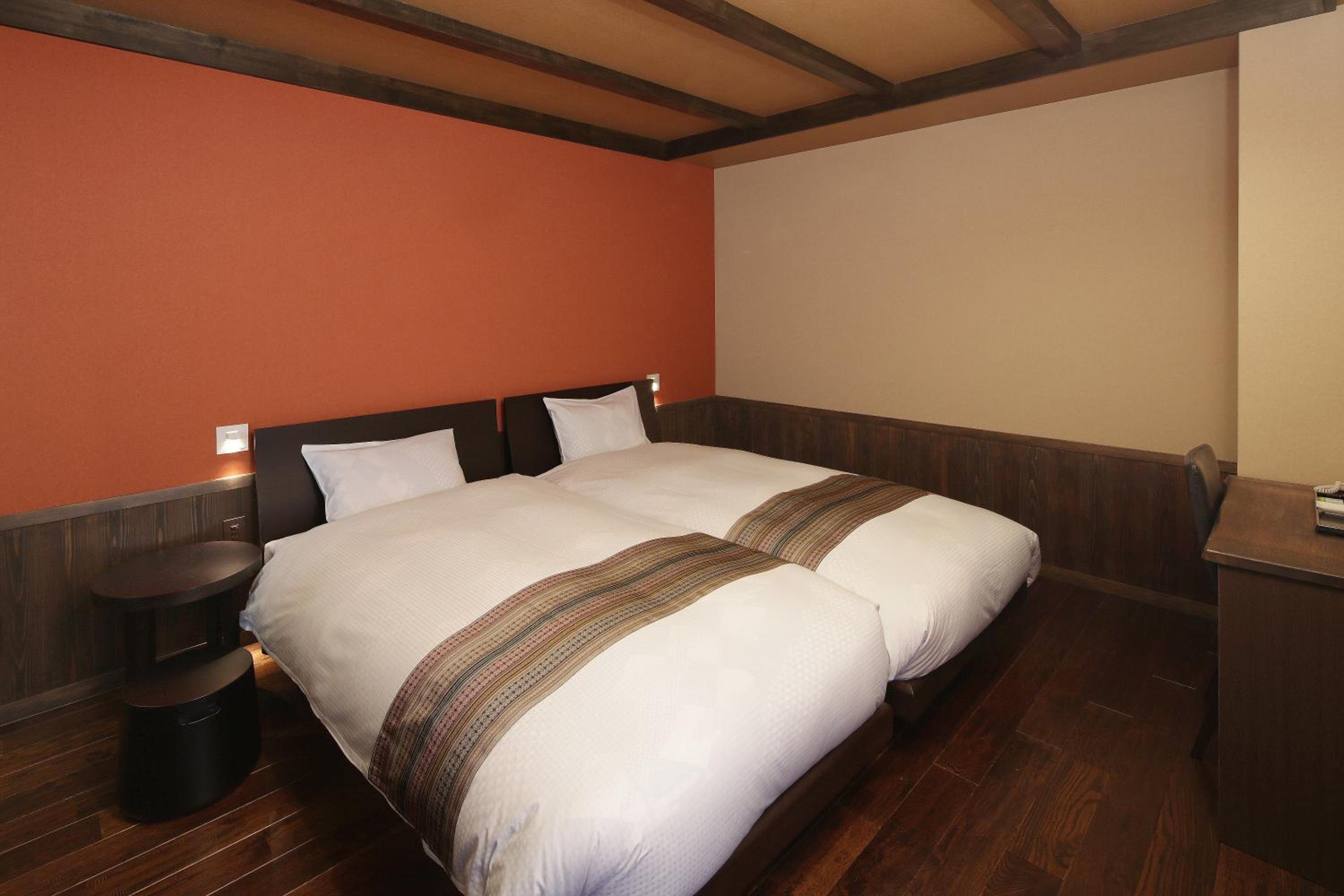غرفة بسريرين منفصلين، Kyomachiya Ryokan Sakura Urushitei 3/5