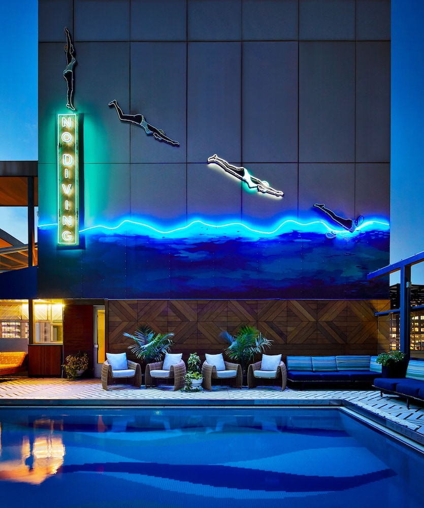 Gansevoort Meatpacking 8/77