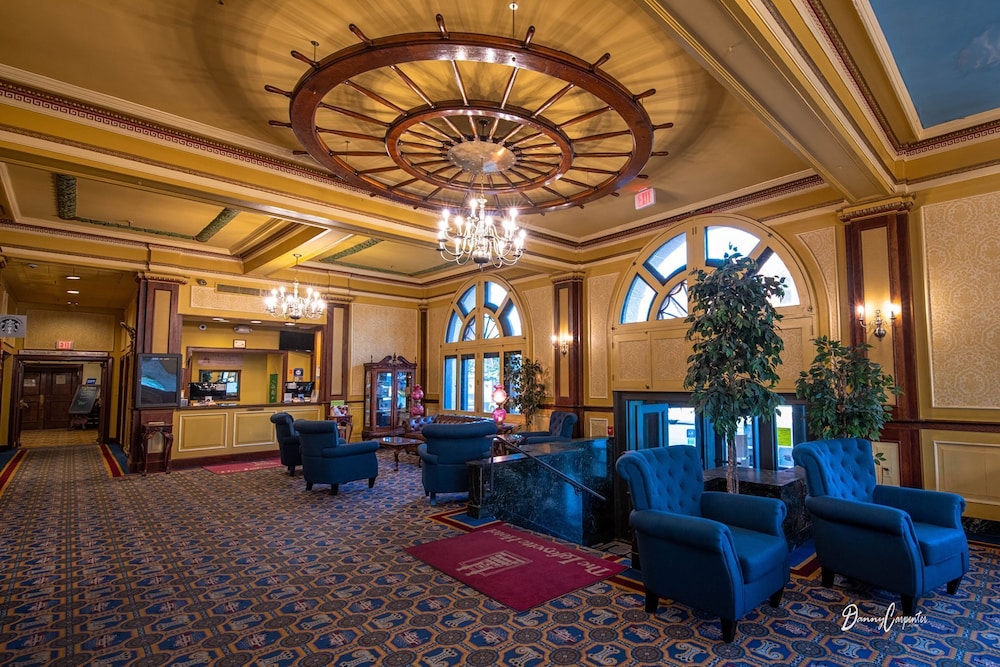 The Lafayette A grand Riverboat Era Hotel 45/77