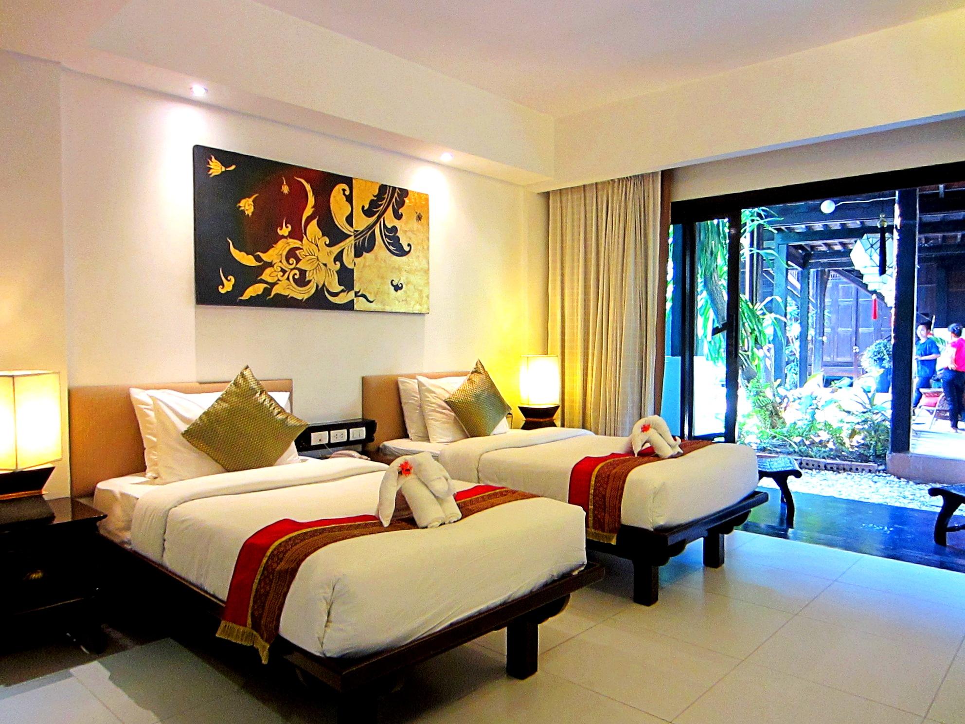 Executive, Twin Beds, Pool Access