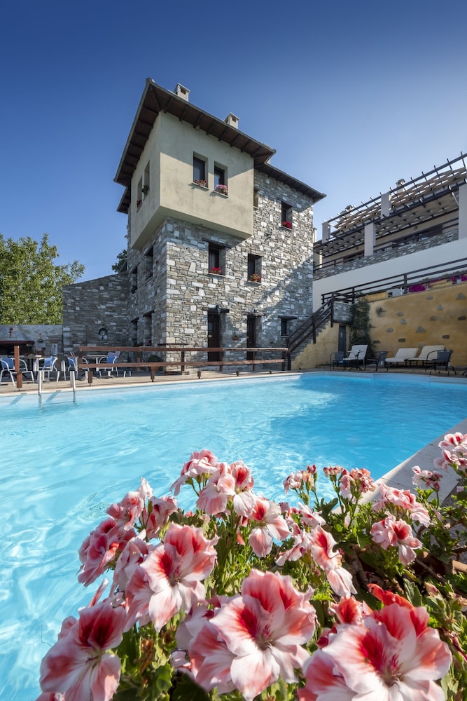 Petradi Hotel 3/75