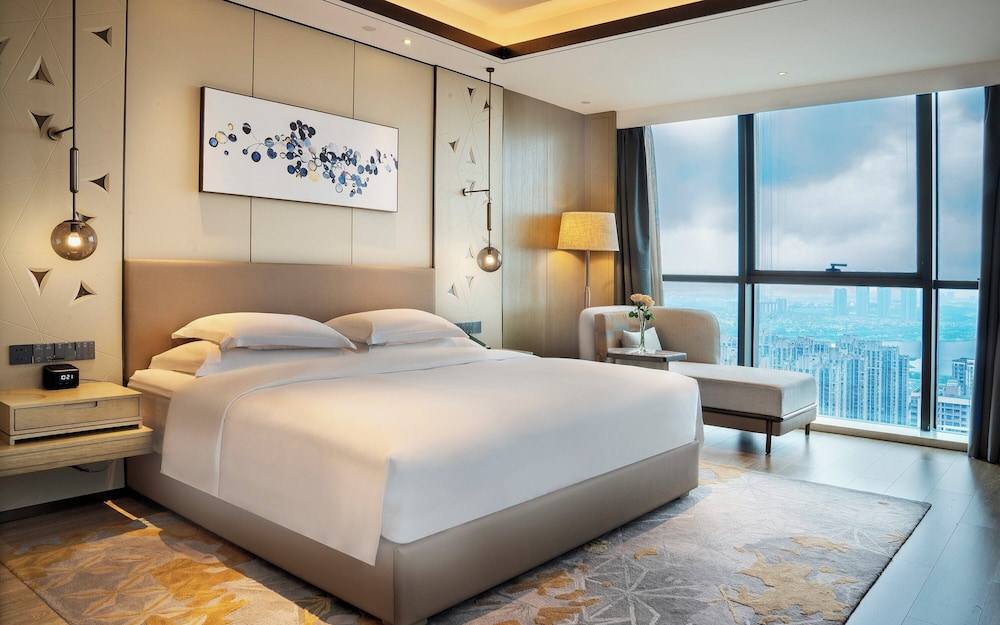 1 Bedroom, Suite, King Bed, Single Bed, High Floor