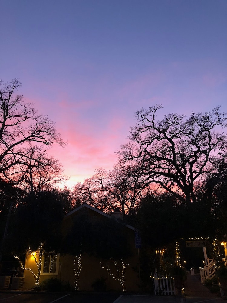 Glen Ellen Inn 56/62