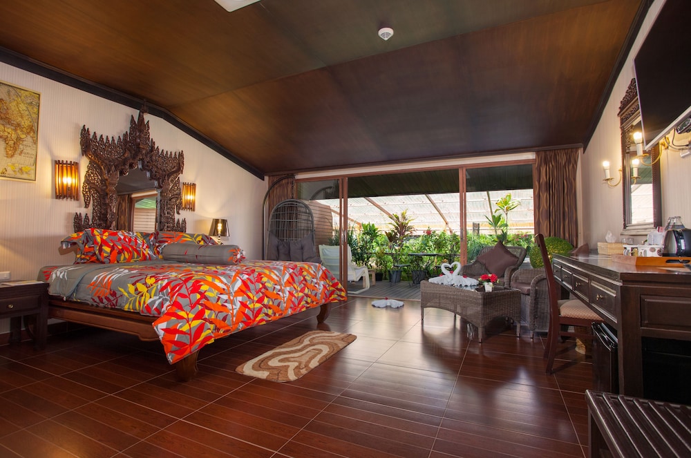 Tropica Bungalow Hotel 20/69
