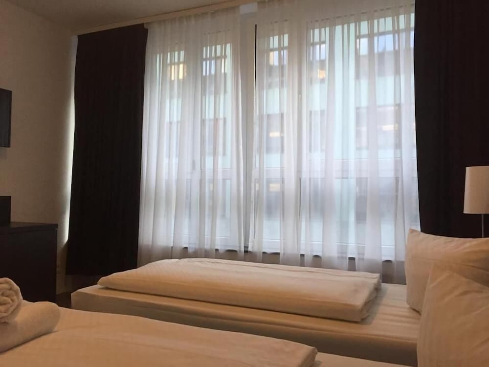 Mosel Hotel 11/18