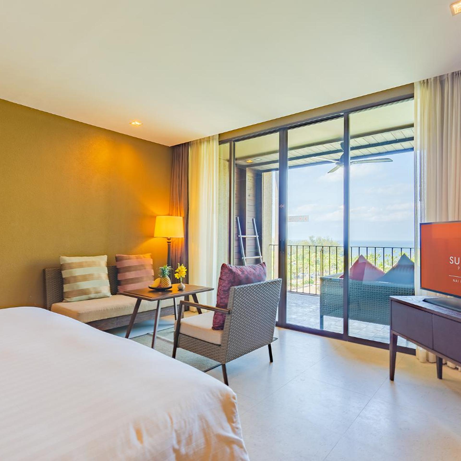 DELUXE, DOUBLE OR TWIN BED