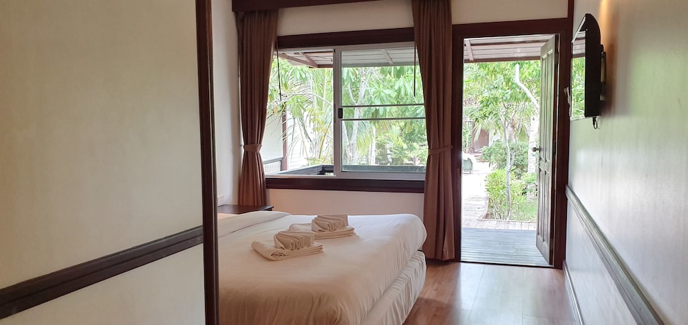 Isle Beach Resort 34/65