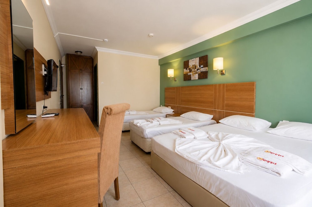 BENNA HOTEL 26/77