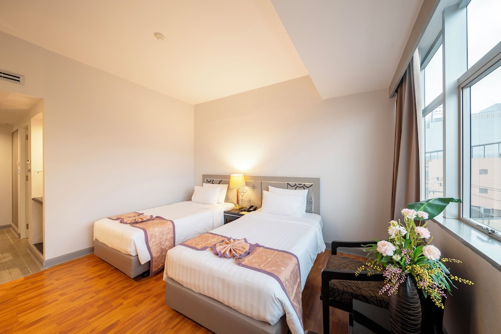 New Season Hotel 18/46