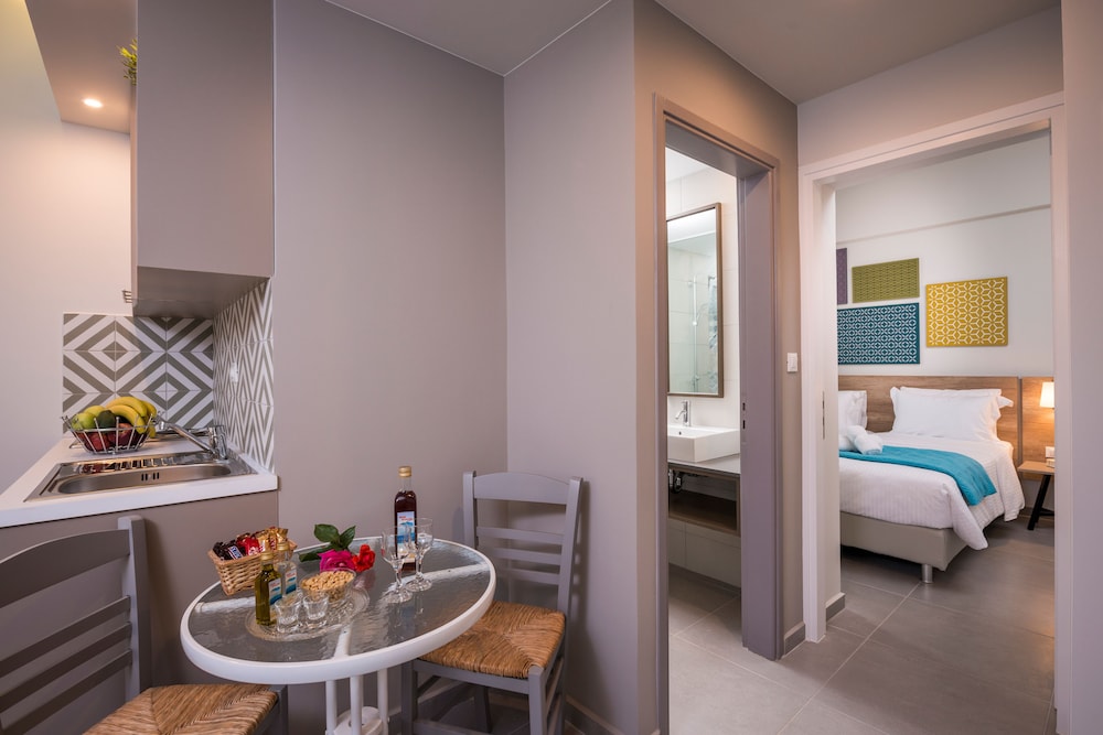 Irini Stalos Apartments 15/50
