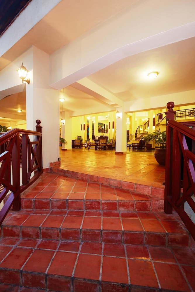 Neptune Beach Resort All Inclusive 6/32