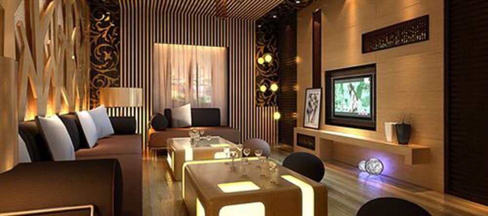 Avant-Garde Hotel 35/50