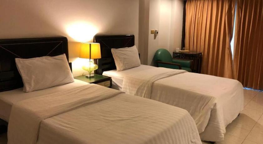 S.C. Heritage Hotel 26/43