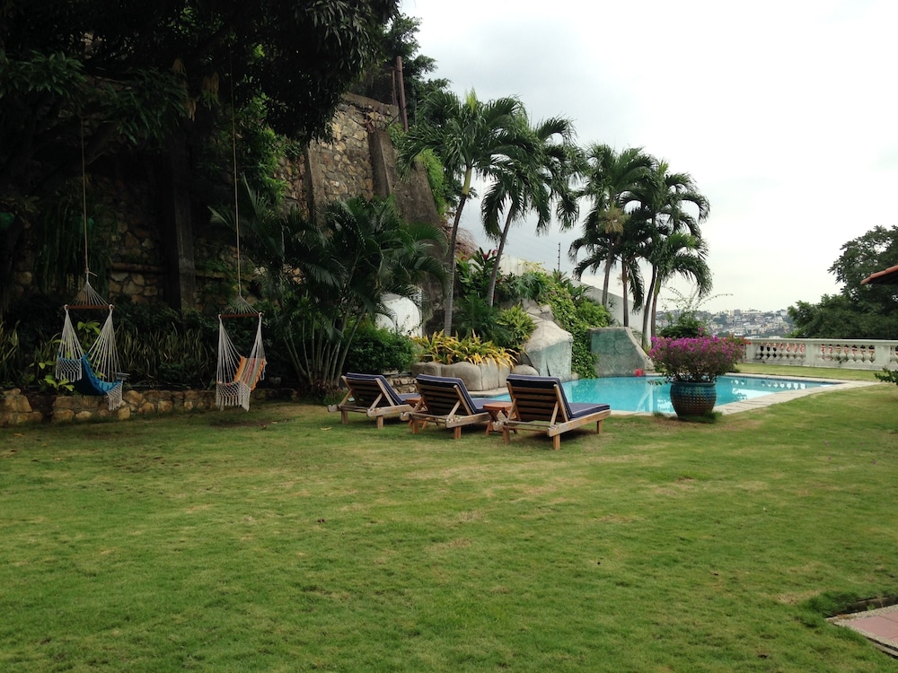 Nazu House Bed Breakfast 59/69