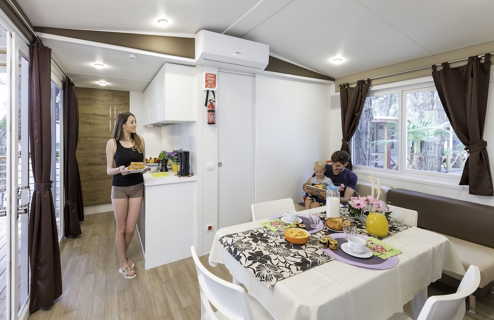 VELA BLU CAMPING VILLAGE 49/67